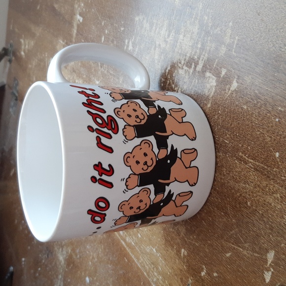 Lefties.....do it right! Mug - Picture 2 of 4